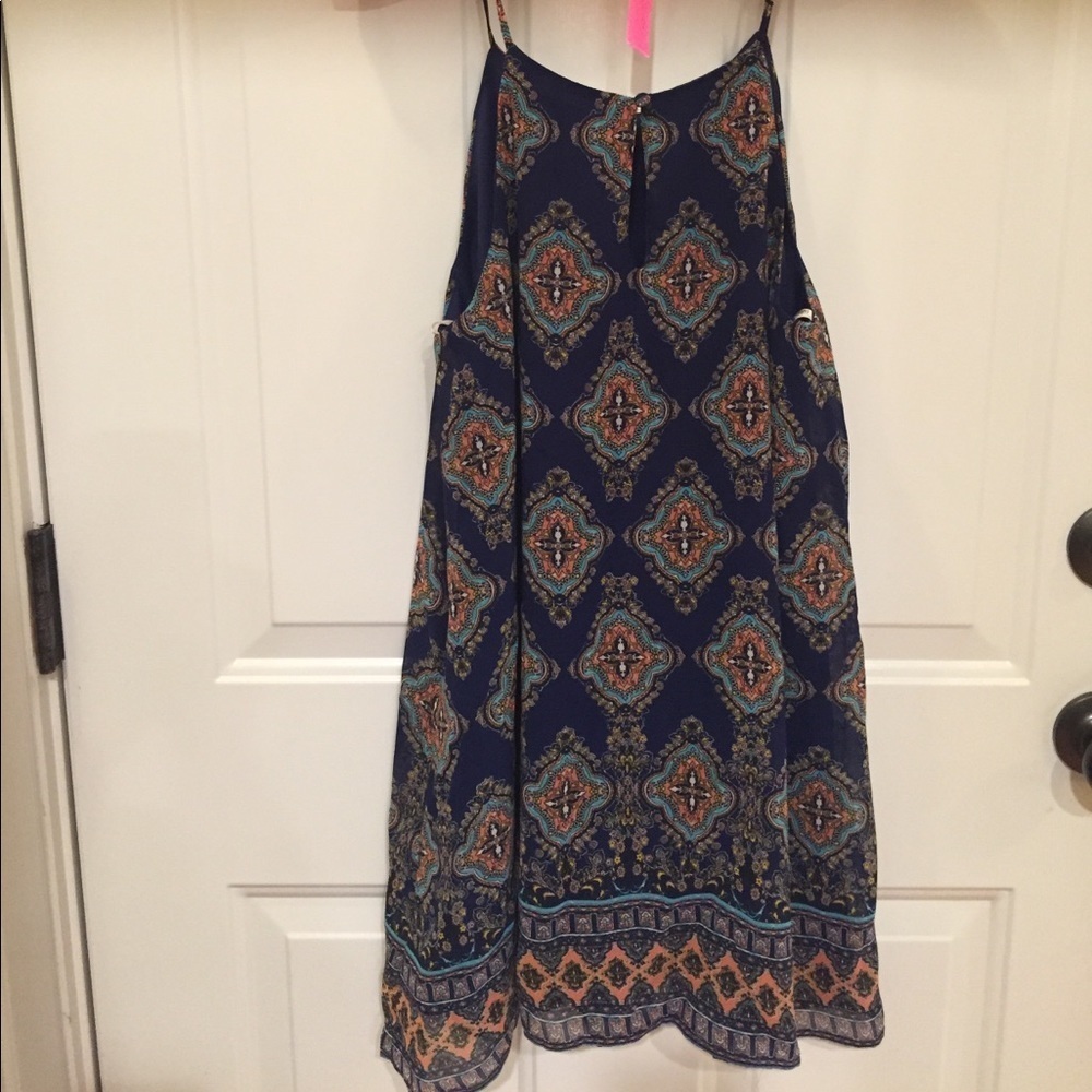 Dress - Picture 2 of 2